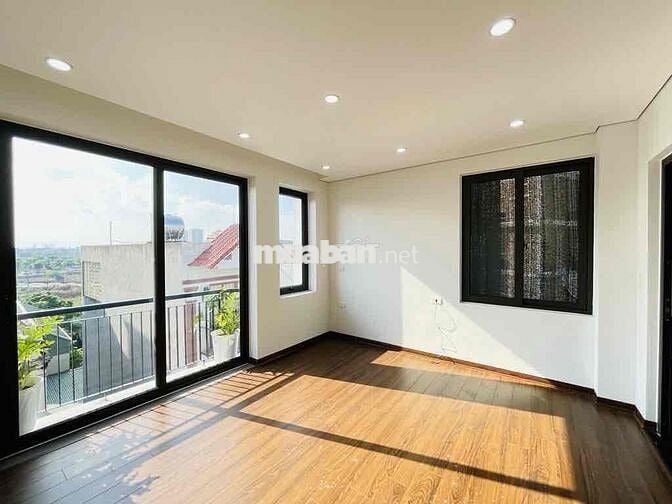 200M RA MẶT PHỐ CỔ LINH VÀI PHÚT RA CẦU TRẦN HƯNG ĐẠO , VĨNH TUY