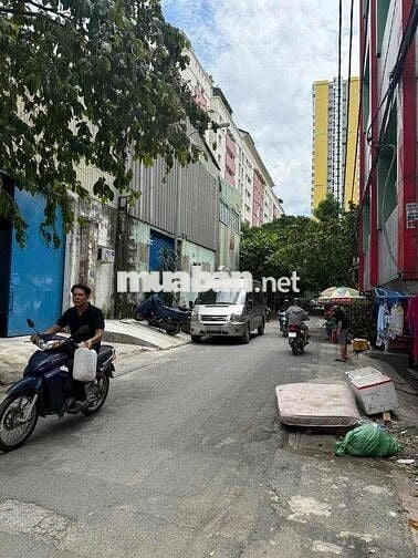 kho cho thuê an dương vương p16q8 DT 250m giá 25tr