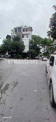 CỰC HIẾM NHÀ PHỐ LÂM DU BỒ ĐỀ - OTO VÀO NHÀ - ĐỖ CỬA - CHỈ 9.95 TỶ