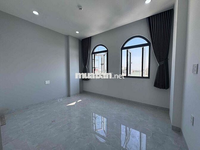 CĂN HỘ DỊCH VỤ BAN CÔNG RỘNG – FULL NỘI THẤT – MẶT TIỀN ĐƯỜNG 40m2