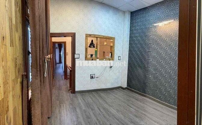 nhà 2 tầng Lô góc 2 mặt kiệt ô tô nhà xây kiên cố