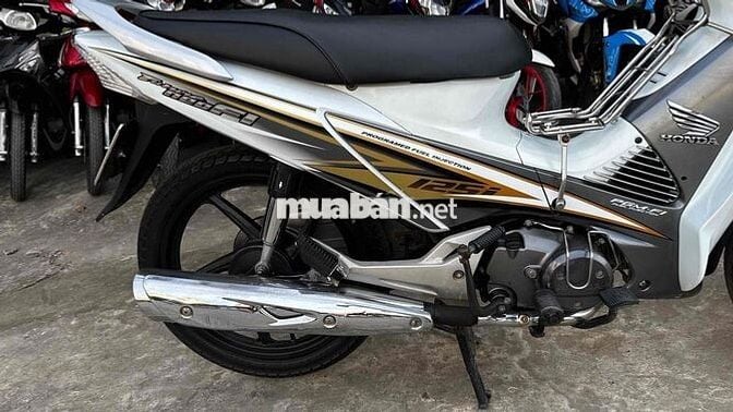 Future fi 2008 áo 2009 trắng ( hỗ trợ góp )