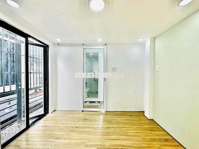 Nhà Tân Bình-Phong cách châu Âu chỉ 3 tỷ, 2 lầu. SHR Dt:15m2 K LG-QH !