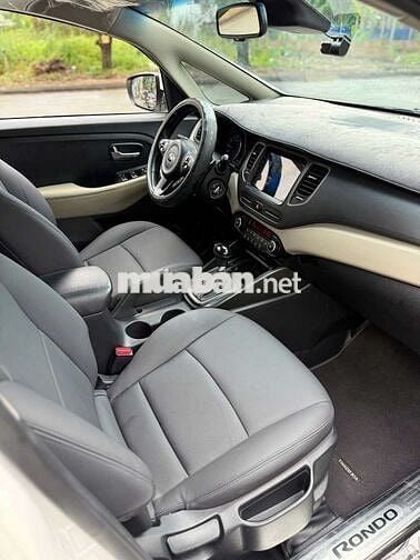 KIA RONDO 2017 2.0 GAT Trắng- 63000 km