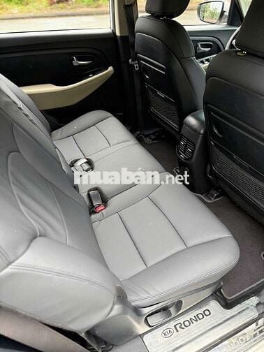 KIA RONDO 2017 2.0 GAT Trắng- 63000 km