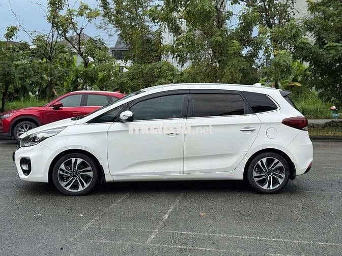 KIA RONDO 2017 2.0 GAT Trắng- 63000 km