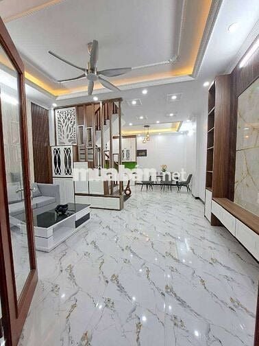 Chính chủ cần bạn gấp +Hoàng Mai DT 46.5m, 5 tầng chỉ hơn 7.95tỷ