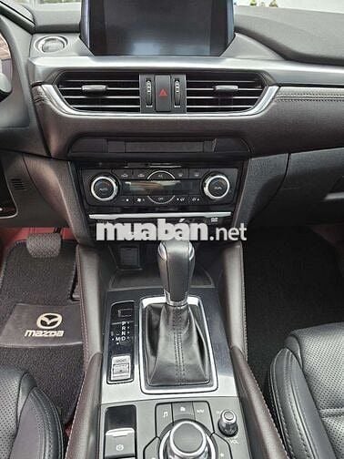 MAZDA 6 2.0L PREMIUM ĐỎ PHA LÊ