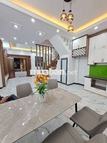 Chính chủ cần bạn gấp +Hoàng Mai DT 46.5m, 5 tầng chỉ hơn 7.95tỷ