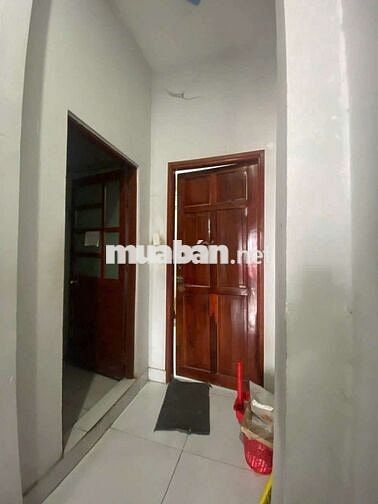 Cho thuê nhà sân xe hơi gần sân vận động Đông Hoà