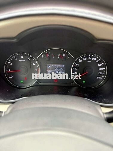 KIA RONDO 2017 2.0 GAT Trắng- 63000 km