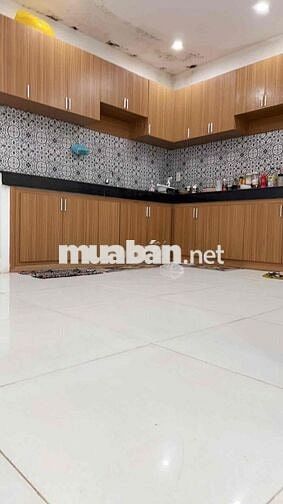 Nhà Mặt Tiền Sát Biển Gần Trục Nguyễn Sinh Sắc