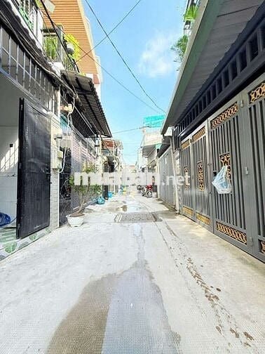 Cần bán nhà 1 lầu, hẻm trước nhà 3 m có sổ hồng. Mua đi