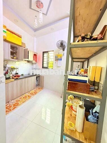 Cần bán nhà 1 lầu, hẻm trước nhà 3 m có sổ hồng. Mua đi