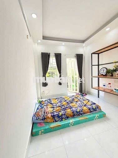 Cần bán nhà 1 lầu, hẻm trước nhà 3 m có sổ hồng. Mua đi
