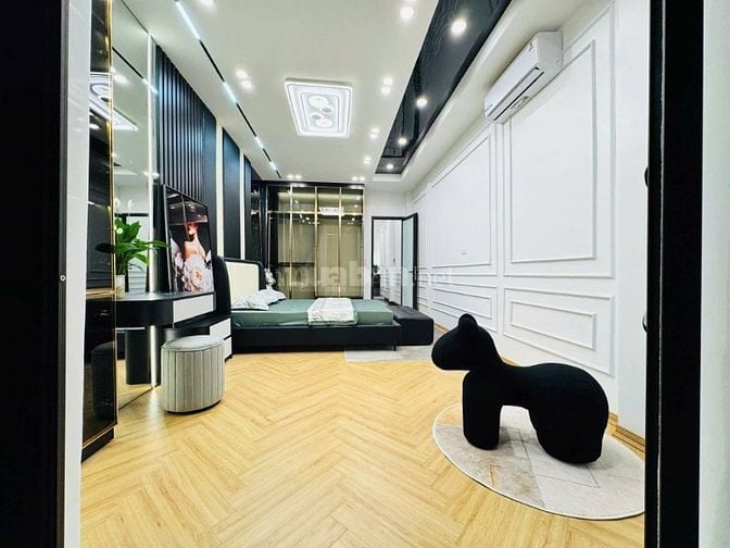 Nhà Đẹp Thang Máy, Trần Duy Hưng, Cầu Giấy 44m, 6 tầng, giá 17.8 tỷ