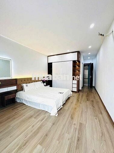 TRUNG TÂM ĐĂNG KIỂM 6 TẦNG THANG MÁY Ô TÔ VÀO NHÀ