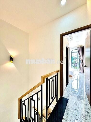 SIÊU HIẾM NHÀ MẶT TIỀN 2 MẶT TRƯỚC SAU SÁT PHẠM VĂN ĐỒNG-FULL NỘI THẤT