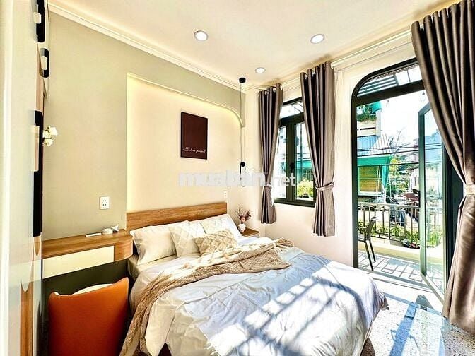 SIÊU HIẾM NHÀ MẶT TIỀN 2 MẶT TRƯỚC SAU SÁT PHẠM VĂN ĐỒNG-FULL NỘI THẤT