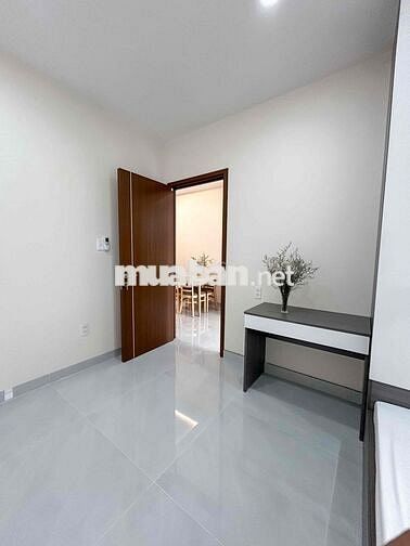 Cho thuê căn hộ 2 phòng ngủ 1 wc có ban công ngay Him Lam Quận 7