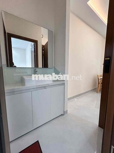 Cho thuê căn hộ 2 phòng ngủ 1 wc có ban công ngay Him Lam Quận 7