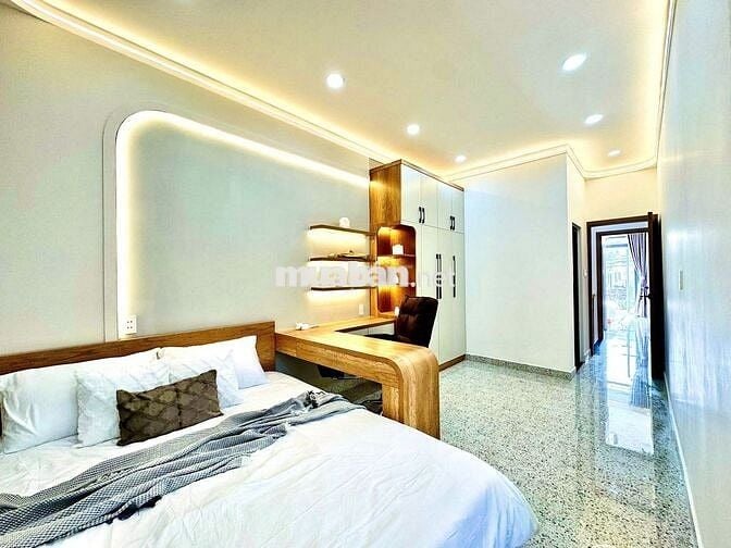 SIÊU HIẾM NHÀ MẶT TIỀN 2 MẶT TRƯỚC SAU SÁT PHẠM VĂN ĐỒNG-FULL NỘI THẤT