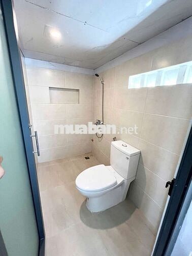 PHÒNG TRỌ CÓ GÁC Ở ĐƯỢC 4 NGƯỜI 4 XE CÓ CỬA SỔ TRỜI NGAY ĐẦU GÒ VẤP