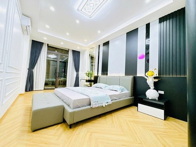 Nhà Đẹp Thang Máy, Trần Duy Hưng, Cầu Giấy 44m, 6 tầng, giá 17.8 tỷ