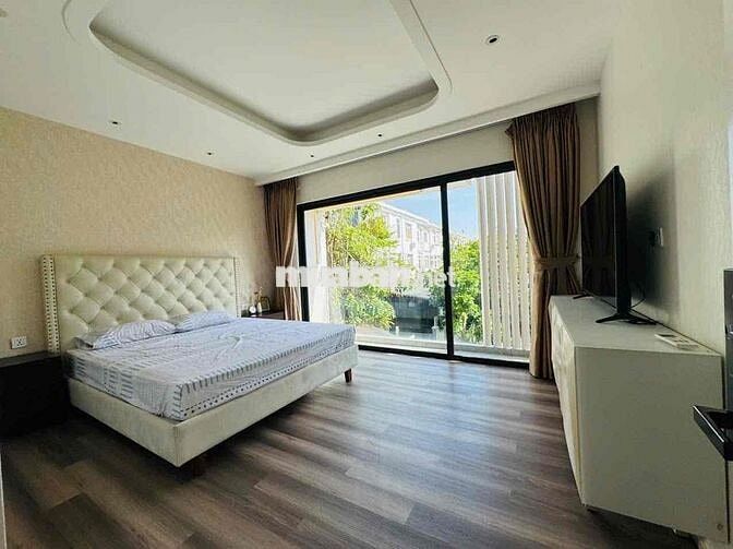 CHO THUÊ BIỆT THỰ MỸ THÁI, PMH, Q7 TRỆT 2 LẦU, 4PN, FULL NT 55 TRIỆU.