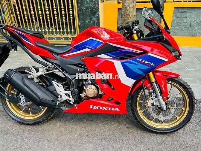 Honda CBR màu Đỏ xe mới99% chính chủ