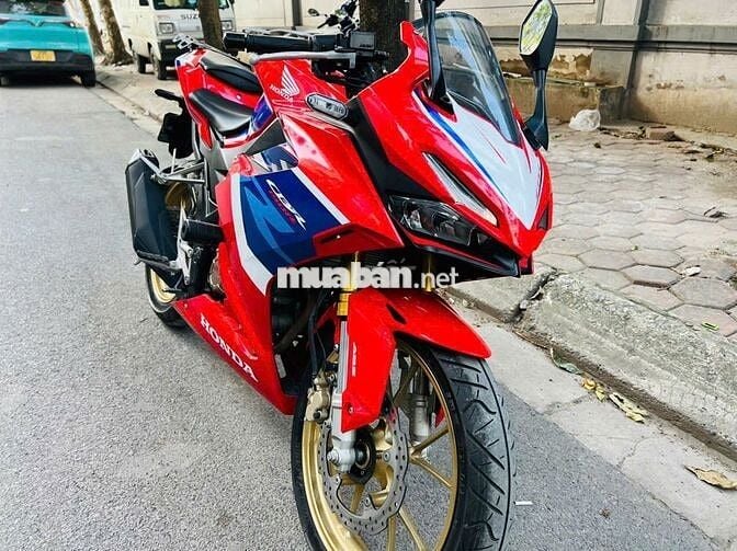 Honda CBR màu Đỏ xe mới99% chính chủ