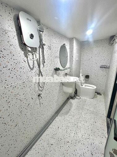 Cho thuê nhà nguyên căn đường Rạch Bùng Binh, vị trí hoa hậu