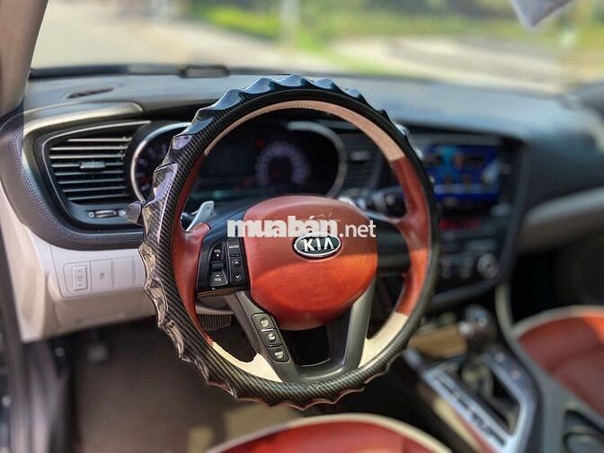 Kia Optima 2012 màu đen