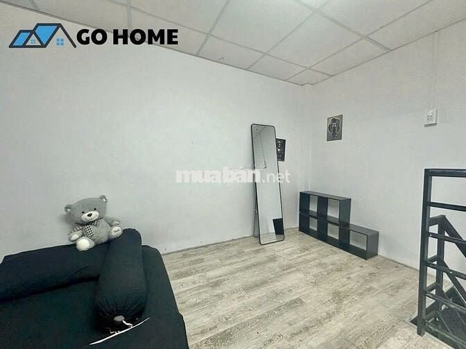 Phòng này như nhà riêng nha, gác cao 2m đứng vô tư, có máy lạnh