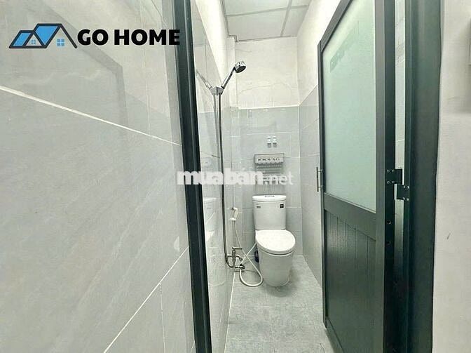 Phòng này như nhà riêng nha, gác cao 2m đứng vô tư, có máy lạnh