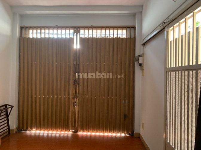 Cho thuê phòng trệt có gác lửng hẻm 500 Đoàn Văn Bơ Quận 4