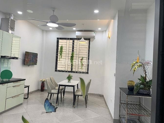 Cho Thuê Căn hộ Phố Đội Cấn - Ba đình - 100M - 2 phòng ngủ - Full đồ 