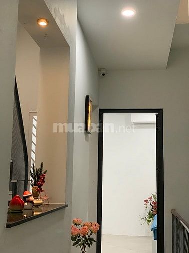 Cho Thuê Căn hộ Phố Đội Cấn - Ba đình - 100M - 2 phòng ngủ - Full đồ 