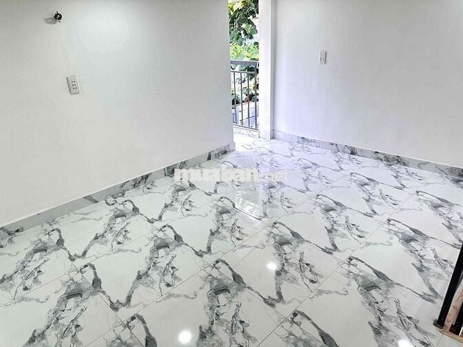 Gởi phí 3%..Mình chính chủ bán nhà đẹp ở ngay,xe hơi ngay nhà,an ninh.