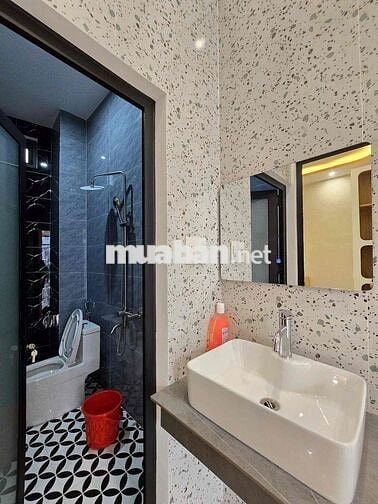 NHÀ 2 tầng kiệt CAO SƠN PHÁO, cách đường vài bước chân