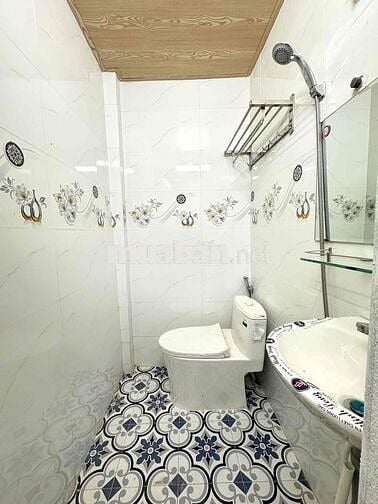 Gởi phí 3%..Mình chính chủ bán nhà đẹp ở ngay,xe hơi ngay nhà,an ninh.