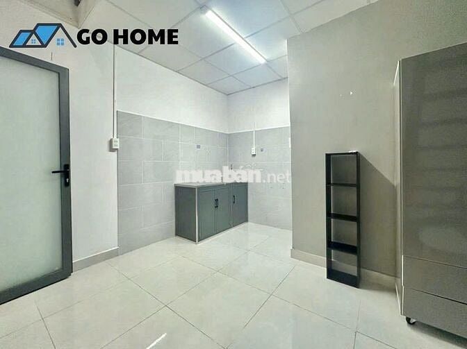 Phòng này như nhà riêng nha, gác cao 2m đứng vô tư, có máy lạnh