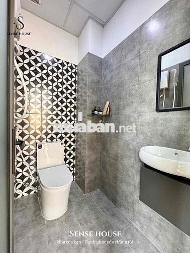 Studio ban công, máy giặt riêng, full NT mới, máy chiếu siêu chill