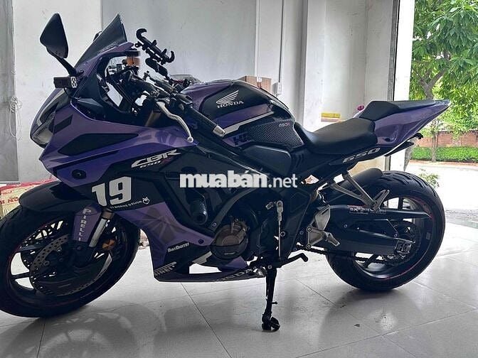 honda cbr650rr full option cần sang lại cho ae