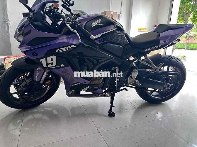 honda cbr650rr full option cần sang lại cho ae