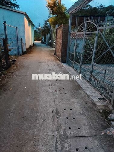 Đất thổ cư, 180m2, đường nhánh ĐX122