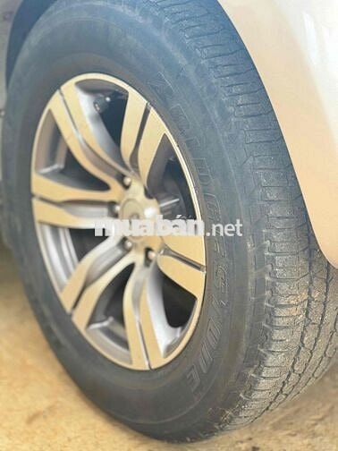 Ford Everest 2013 2.5L 4x2 MT - 123456 km