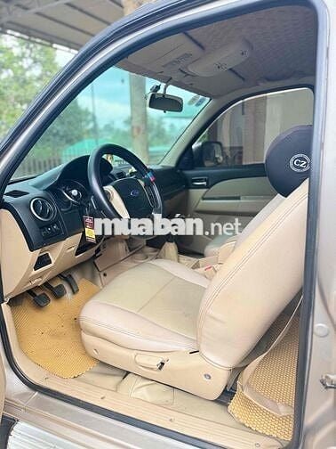 Ford Everest 2013 2.5L 4x2 MT - 123456 km