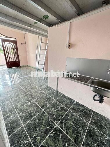 Phòng có gác máy lạnh kệ bếp ban công ngay gần bến xe Q8 500m