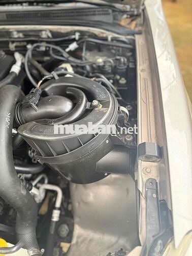 Ford Everest 2013 2.5L 4x2 MT - 123456 km